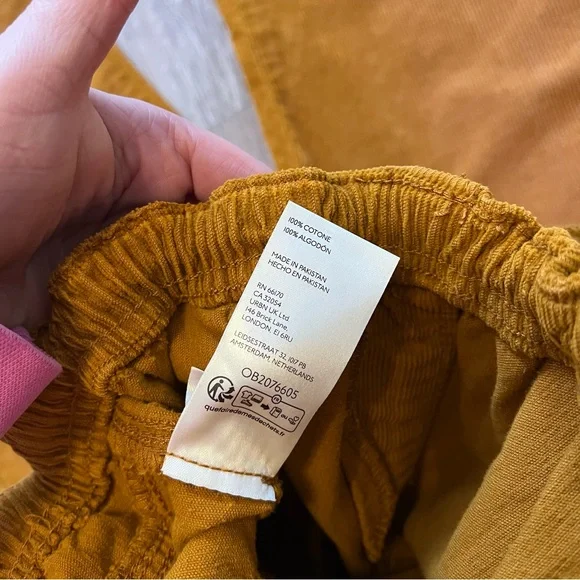 NWT urban outfitters kimchi blue corduroy‎ lowrise baggy pants - Picture 9 of 9